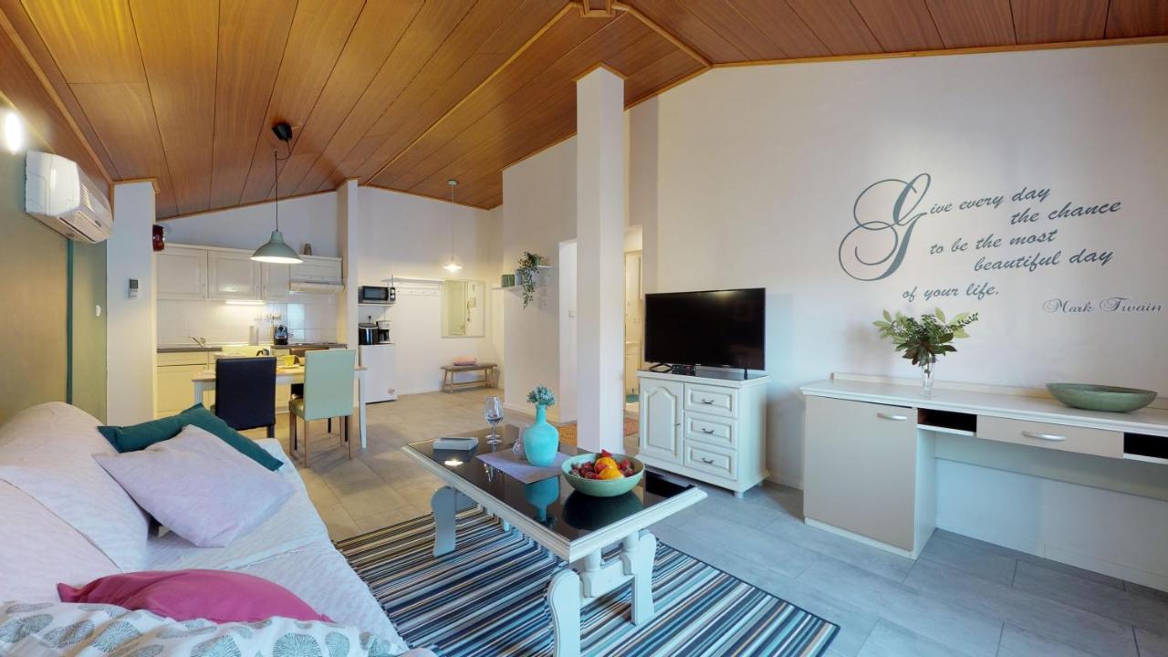 Lara Deluxe Superior 5 Star Apartment, Your Piece Of Heaven By The Sea & Park Novigrad  ภายนอก รูปภาพ