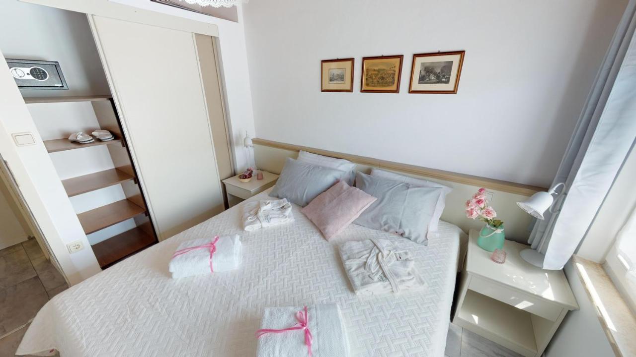 Lara Deluxe Superior 5 Star Apartment, Your Piece Of Heaven By The Sea & Park Novigrad  ภายนอก รูปภาพ