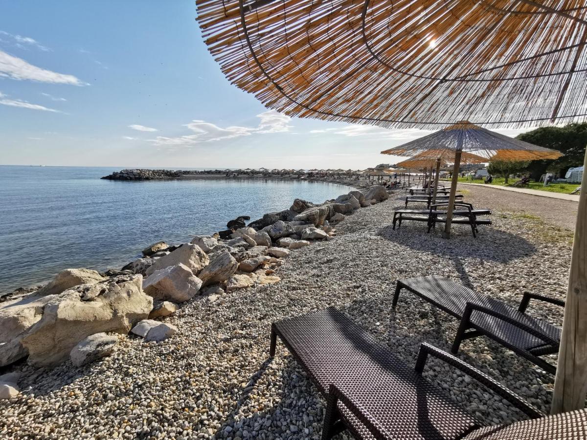 Lara Deluxe Superior 5 Star Apartment, Your Piece Of Heaven By The Sea & Park Novigrad  ภายนอก รูปภาพ